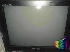 Monitor CRT 17